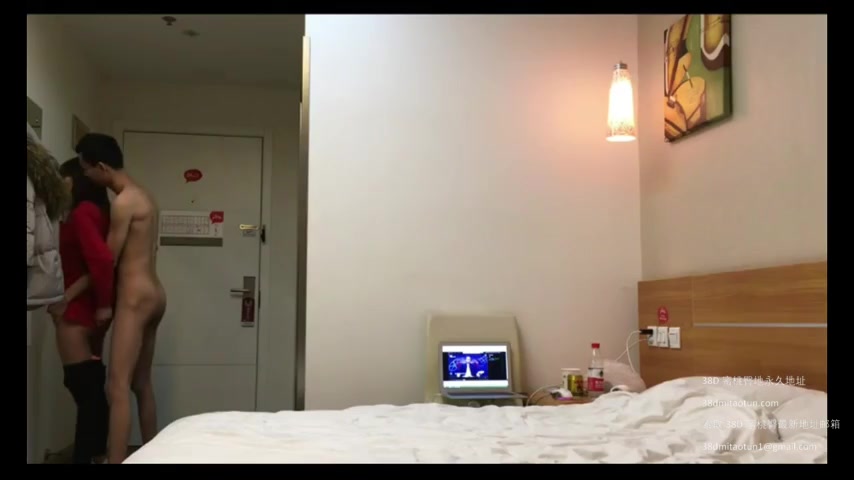 [国产]超级渣男强上女友还偷拍外流，裤子没脱完就直接开操，痛，被插到哭不停